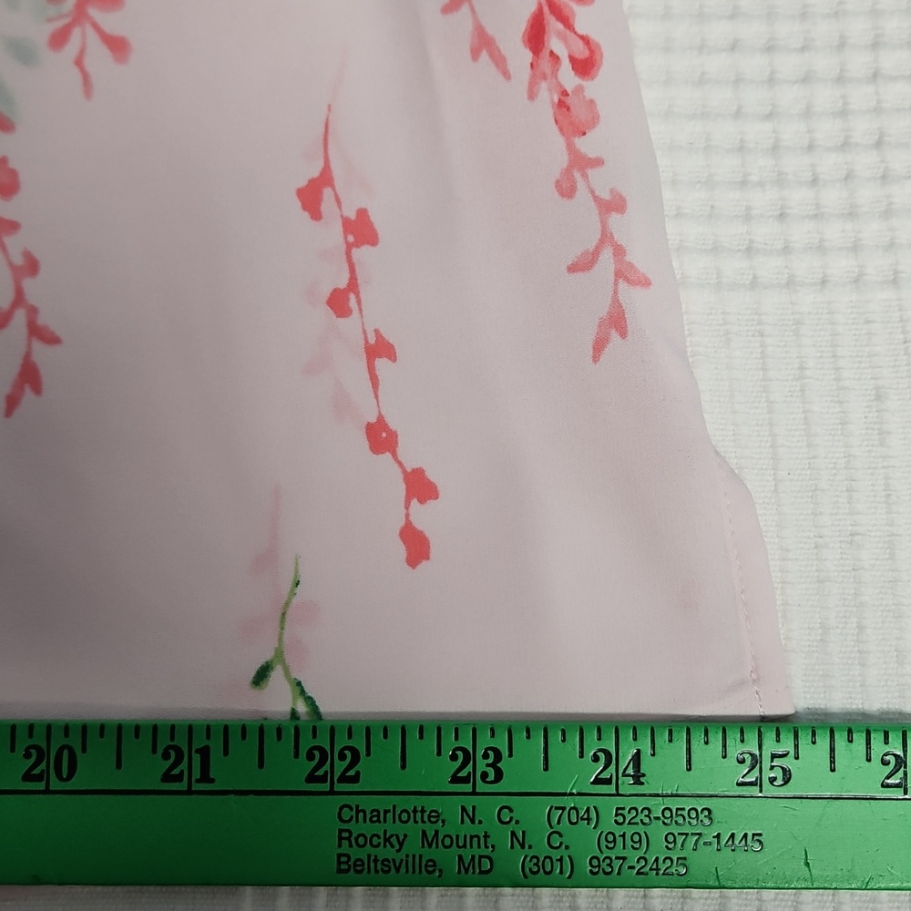 Investments 3/4 Sleeve Button Front V-neck Top: Pink W/Floral:Size- Large - Picture 12 of 14